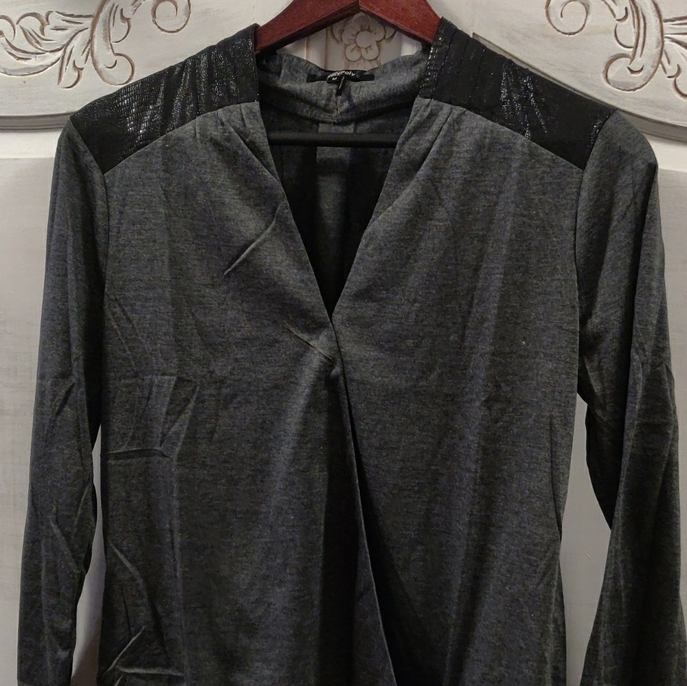 Gray Roly-poly top snake trim - Picture 2 of 6